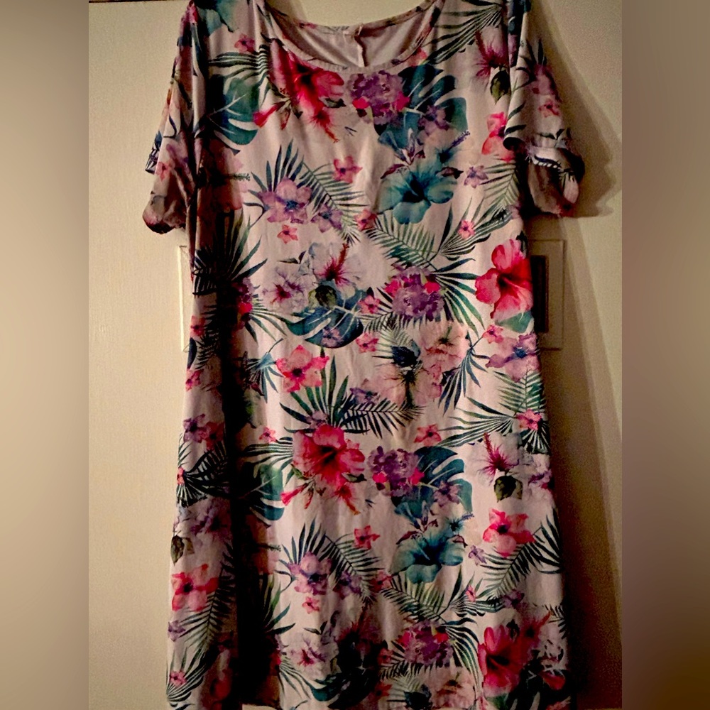 Used 2x Hawaiian Dress